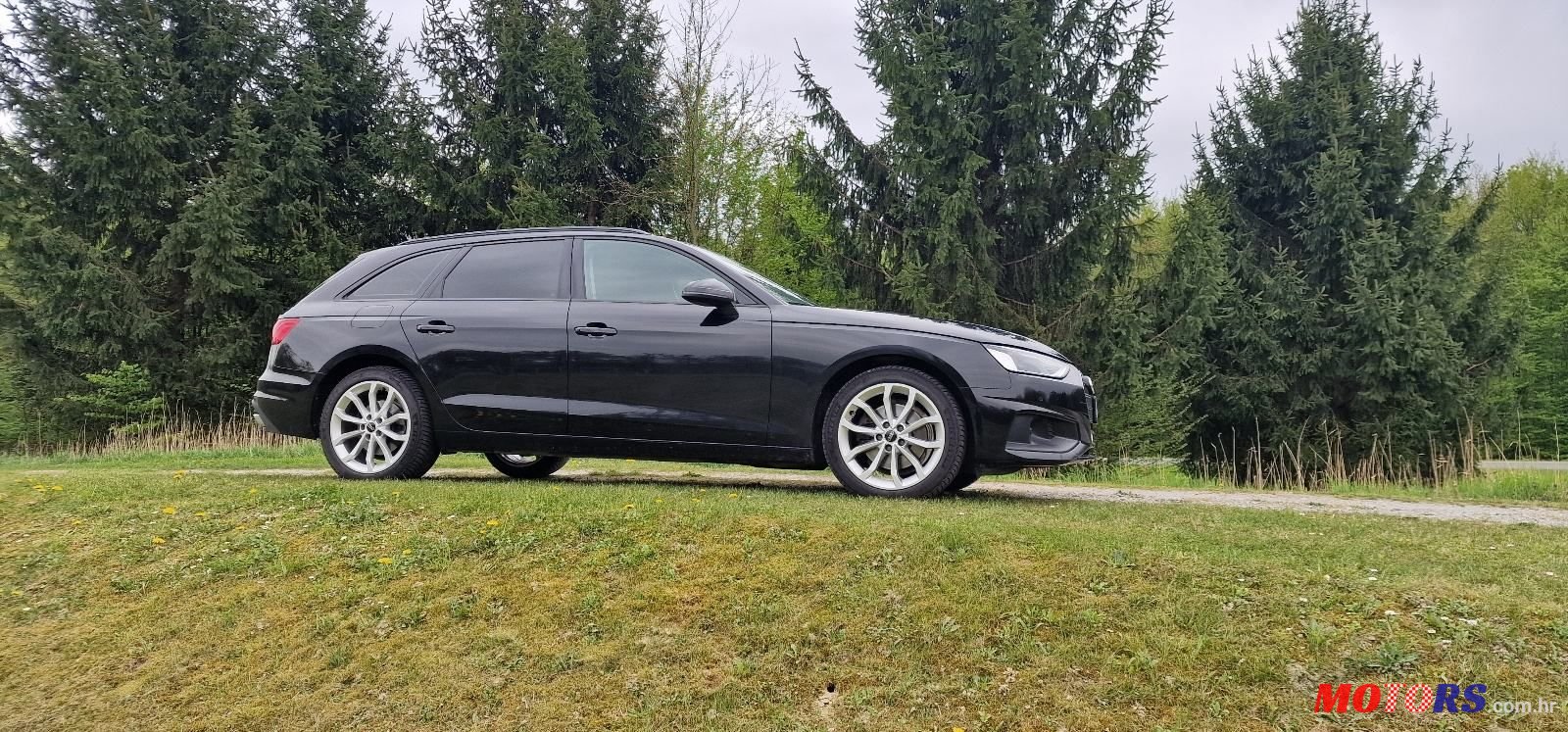 2021' Audi A4 Avant photo #2