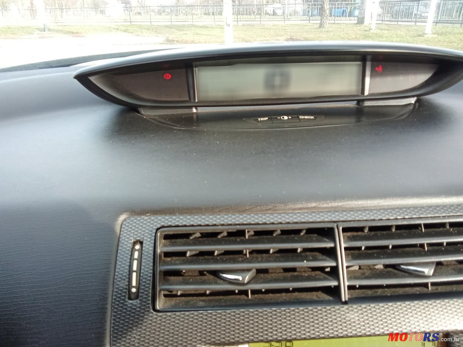 2005' Citroen C4 1,6 Hdi 16V X photo #6