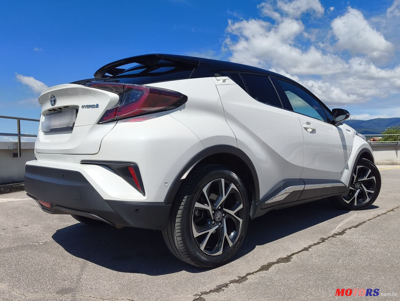 2019' Toyota C-HR 1,8 photo #5