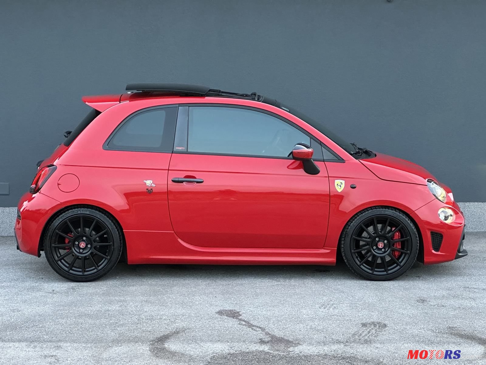 2021' Fiat 500 Abarth photo #5