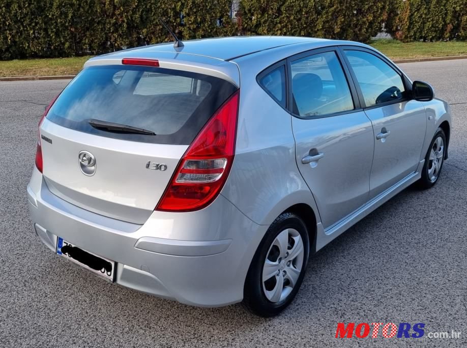 2011' Hyundai i30 1,4 16V photo #4