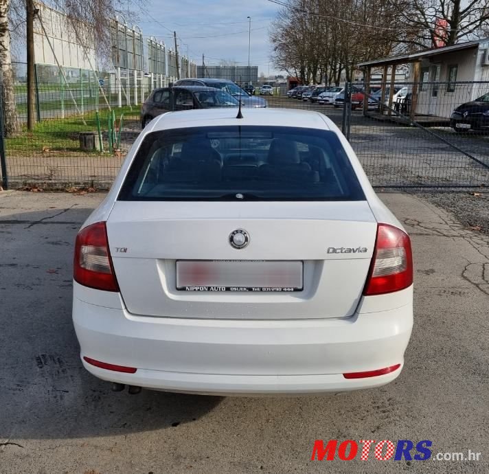 2009' Skoda Octavia 2,0 Tdi photo #5