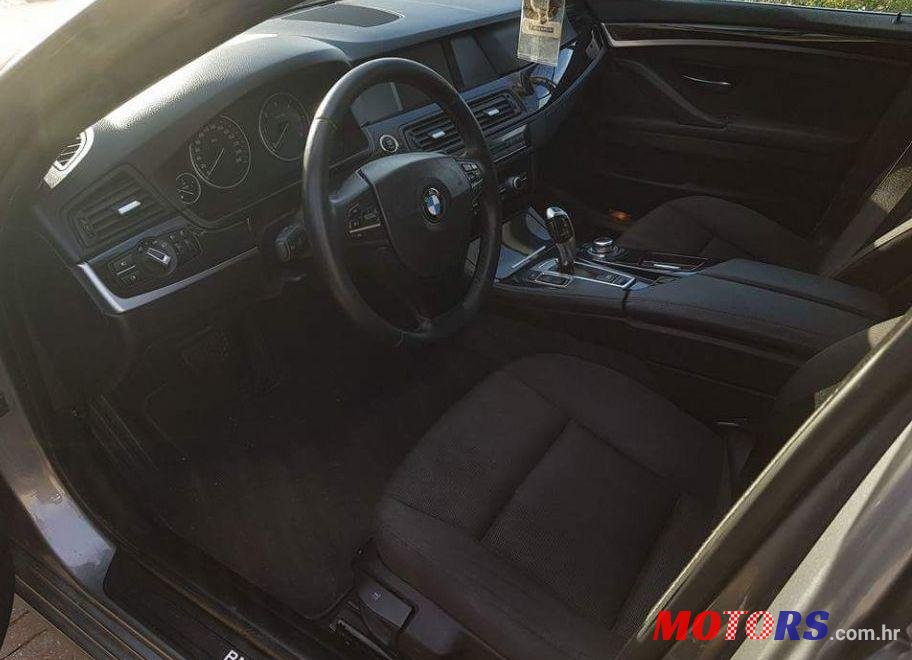 2012' BMW Serija 5 520D photo #1