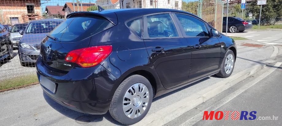 2011' Opel Astra 1,3 Cdti photo #5