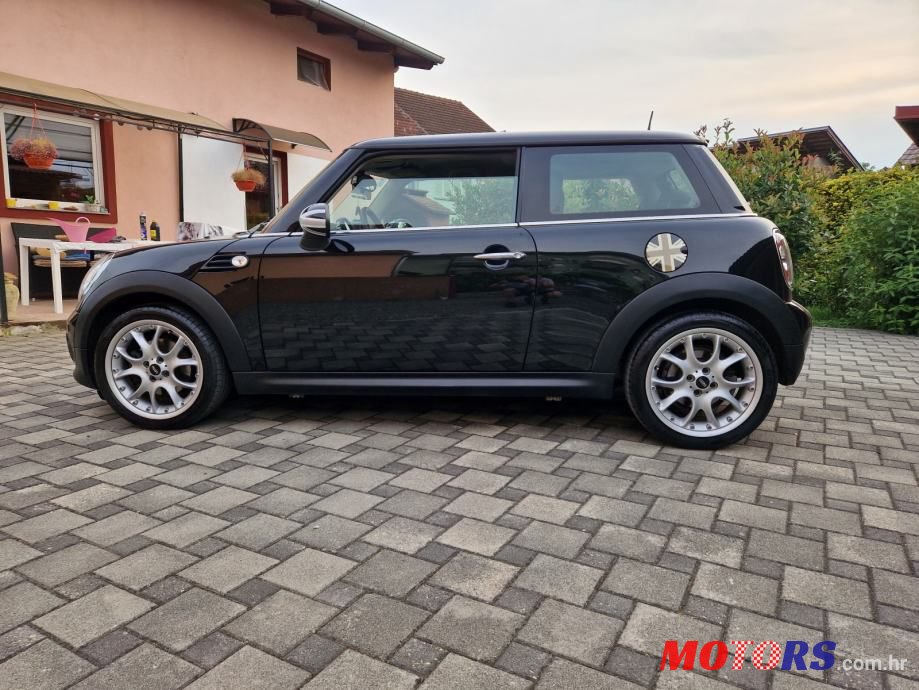 2011' MINI Cooper Mini One photo #6