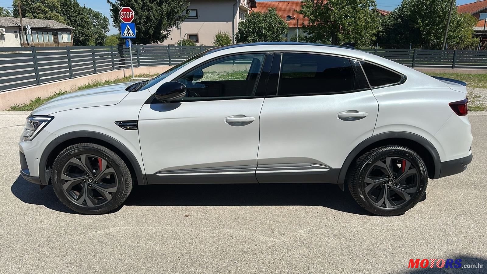 2021' Renault Megane Conquest Hibrid photo #1