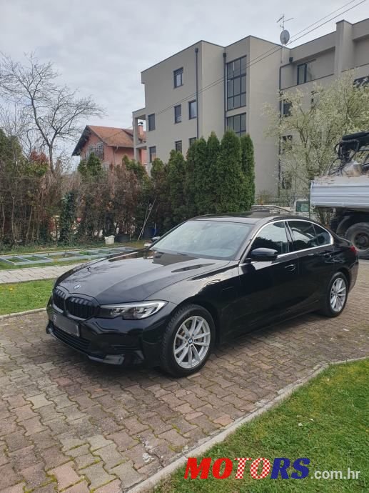 2020' BMW Serija 3 330E photo #4
