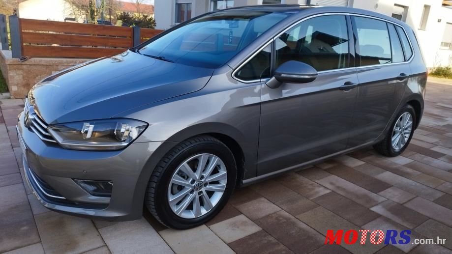 2015' Volkswagen Golf Sportsvan photo #1