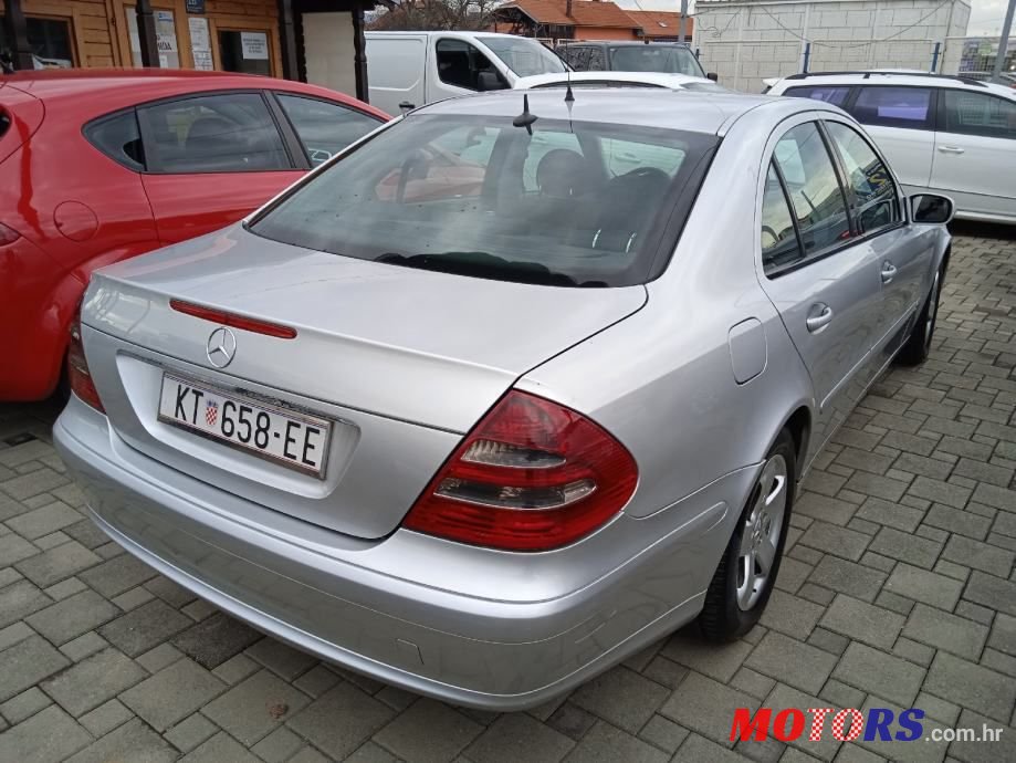 2004' Mercedes-Benz E-Klasa 200 Cdi Classic photo #3
