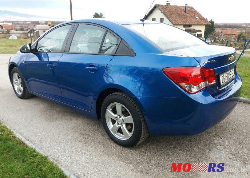 2011' Chevrolet Cruze 1,6 16V Lt photo #2