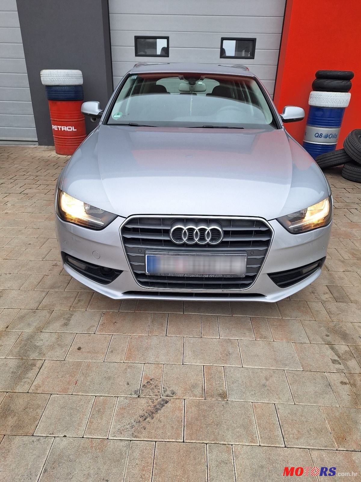 2015' Audi A4 Avant photo #1