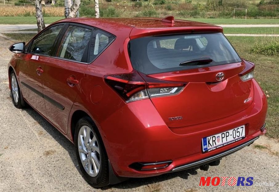 2016' Toyota Auris photo #4