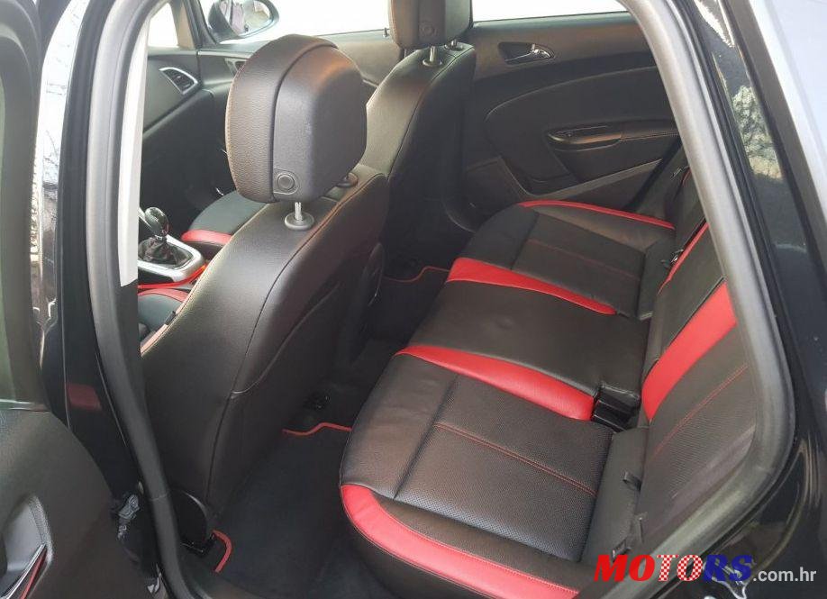 2015' Opel Astra 2.0 Cdti Bi Turbo photo #1