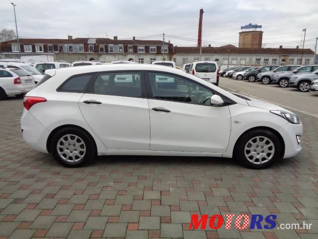 2014' Hyundai i30 Cw 1,6 Crdi photo #4