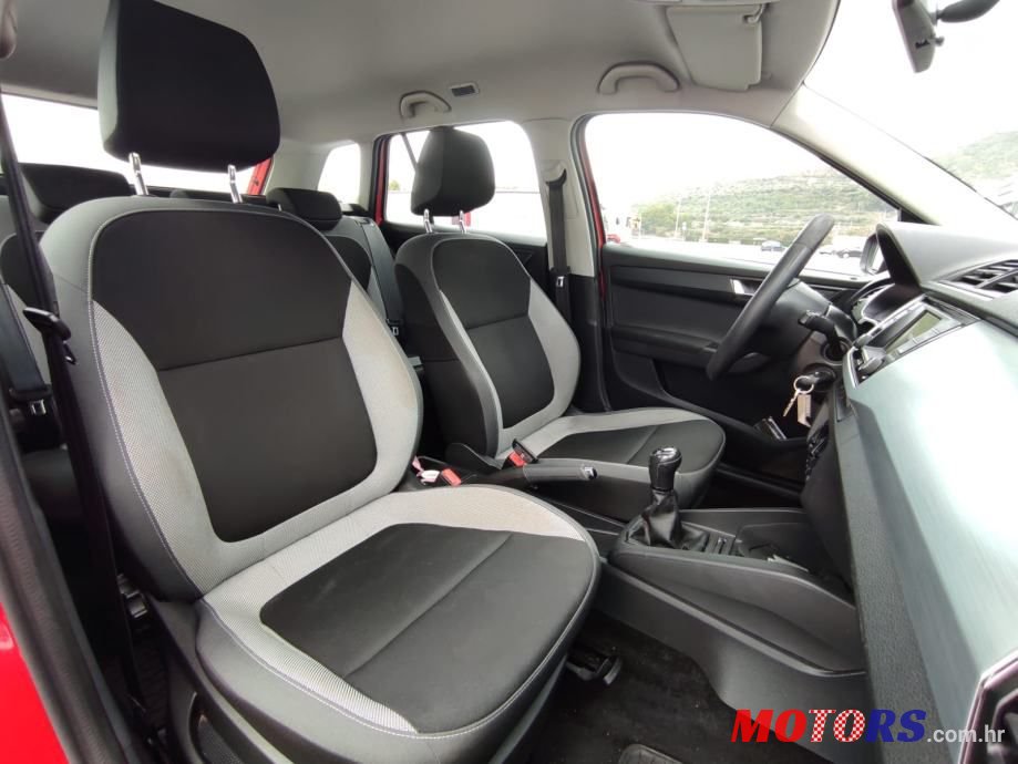 2016' Skoda Fabia Combi photo #4