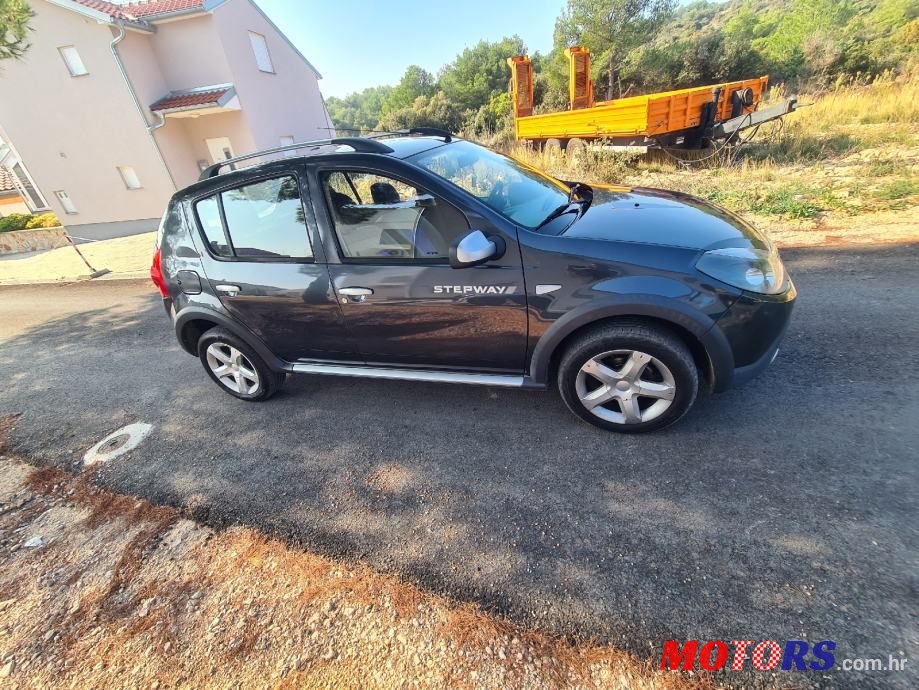 2010' Dacia Sandero 1,5 Dci photo #2