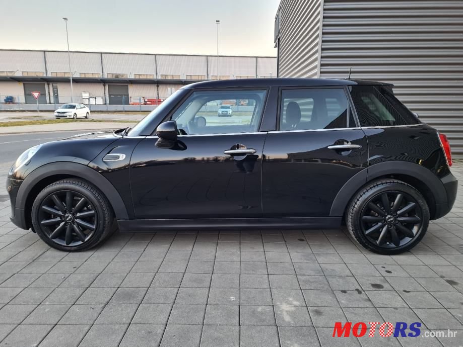 2016' MINI Cooper Cooper D photo #2