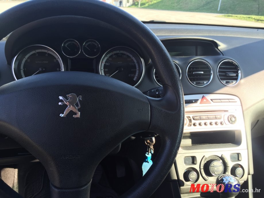 2010' Peugeot 308 photo #3