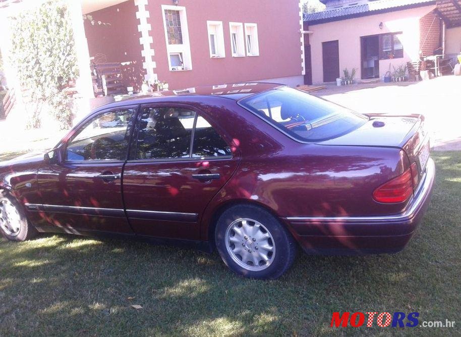 1998' Mercedes-Benz E-Klasa 300 Td photo #1