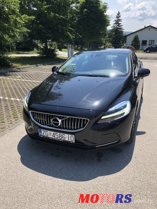 2017' Volvo V40 D2 photo #5