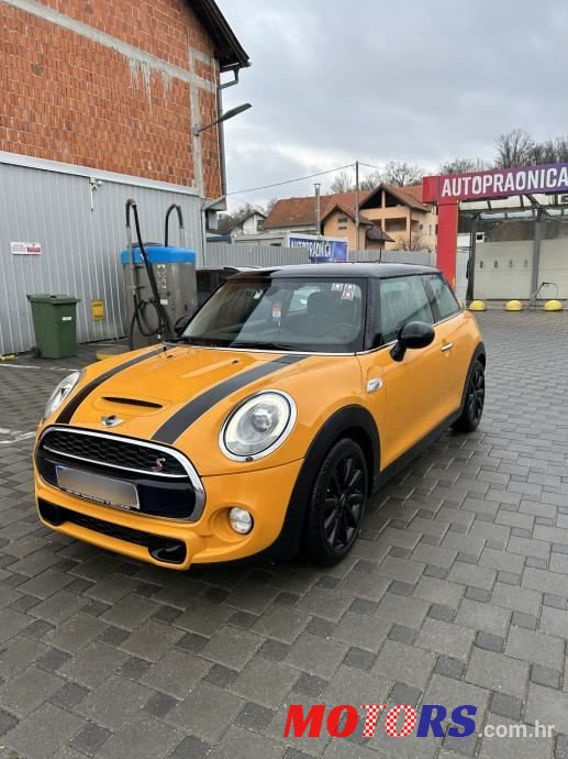 2015' MINI Cooper Sd photo #2