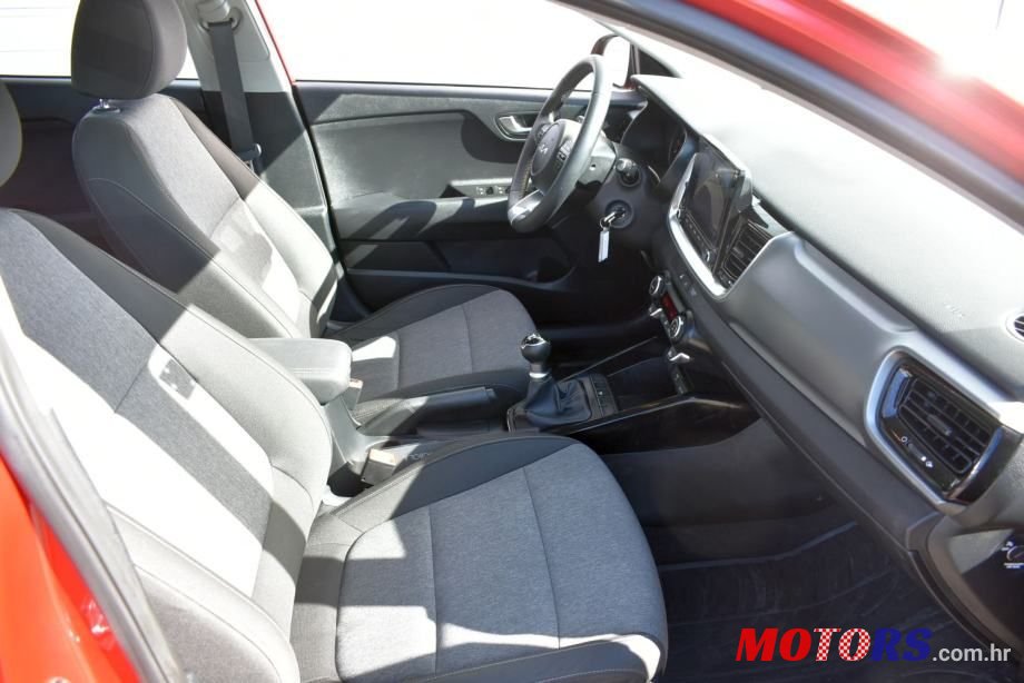 2023' Kia Stonic 1.2 Lx Urban photo #5