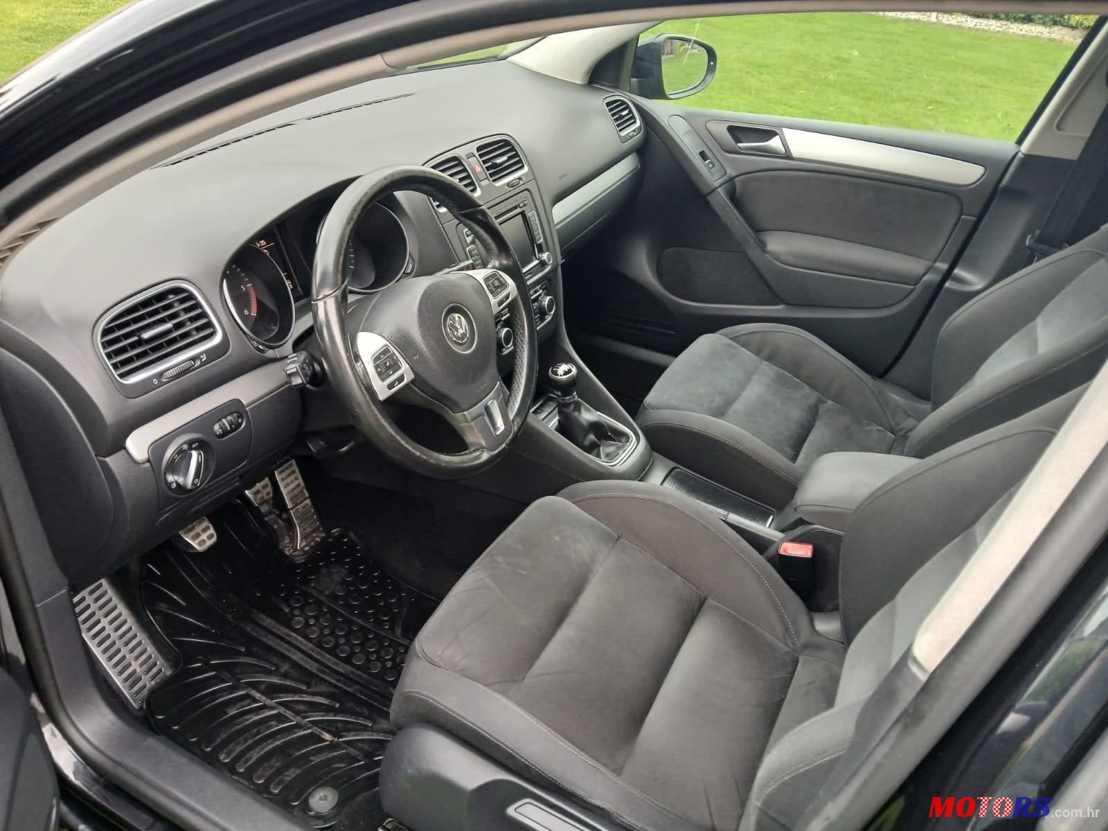 2010' Volkswagen Golf VI 2,0 Tdi photo #3