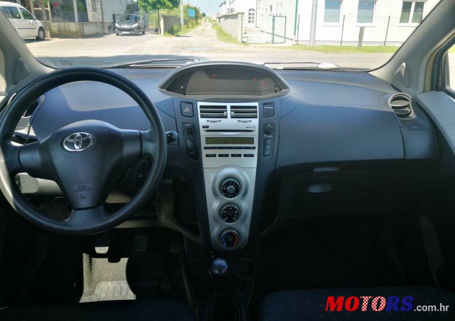 2006' Toyota Yaris 1,0 Vvt-I photo #1