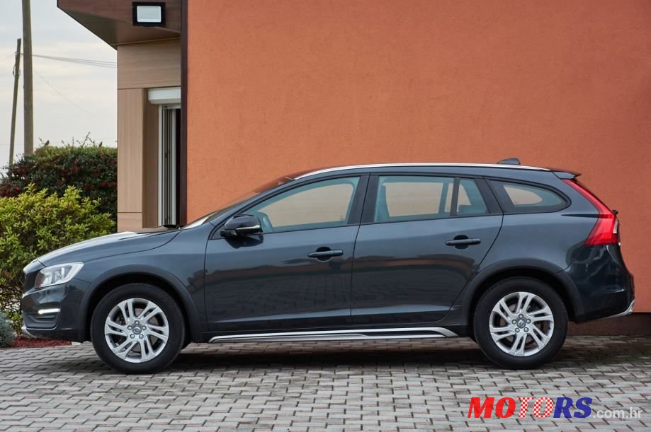 2016' Volvo V60 D3 photo #4