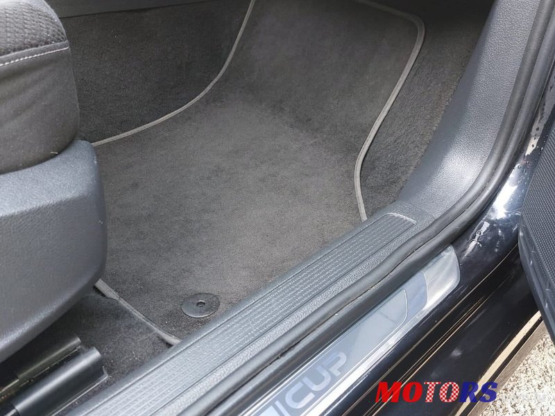 2015' Volkswagen Golf VII Variant photo #4