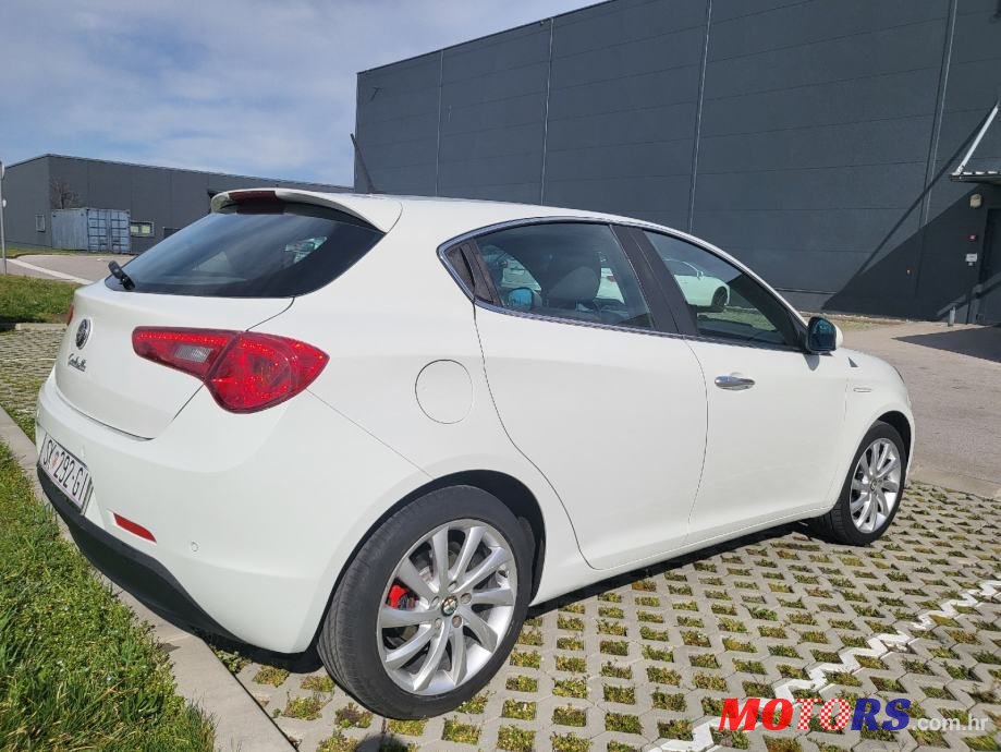 2010' Alfa Romeo Giulietta 1,6 photo #6