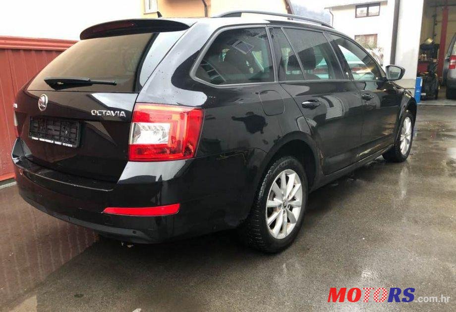 2013' Skoda Octavia Combi 1,6 Tdi photo #2