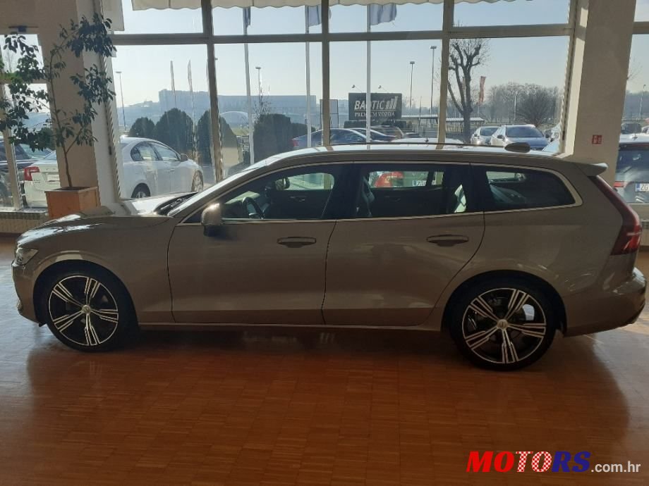 2019' Volvo V60 D4 photo #2