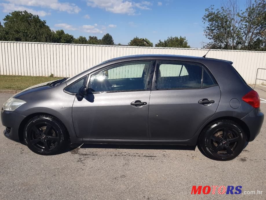 2008' Toyota Auris 1,4 Vvt-I photo #2