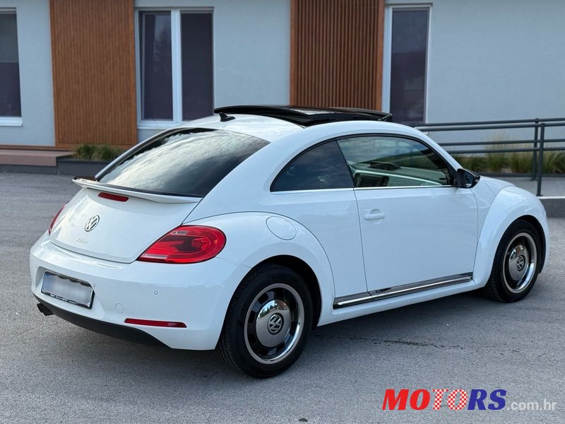 2012' Volkswagen Beetle 2.0 Tdi photo #4