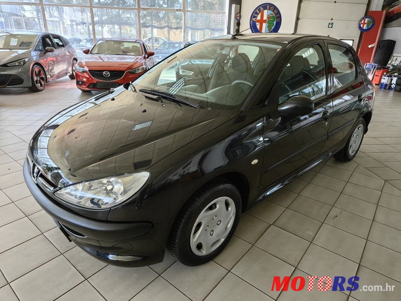 2005' Peugeot 206 206 1,4 photo #2