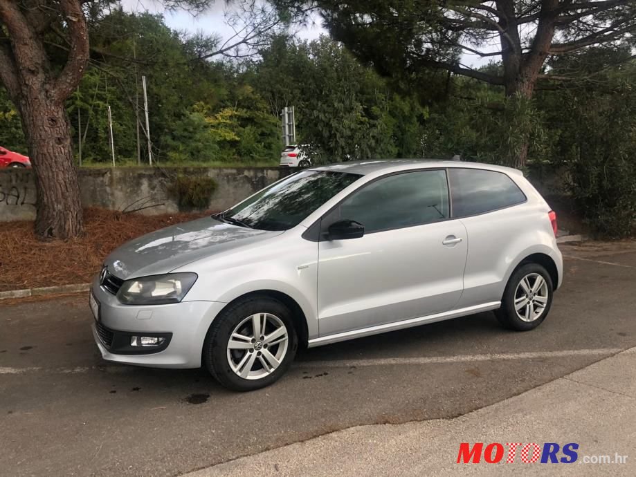 2013' Volkswagen Polo photo #1