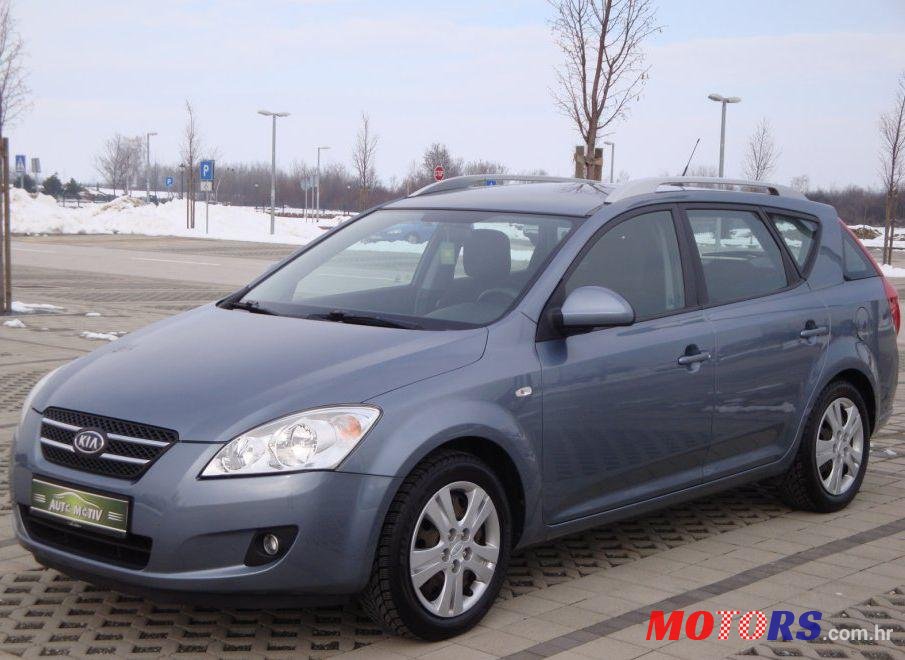 2008' Kia Cee'D Sportswagon 1,6 photo #2