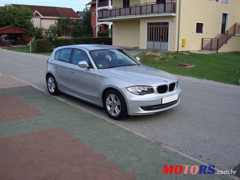 2011' BMW Serija 1 116D Sport photo #1