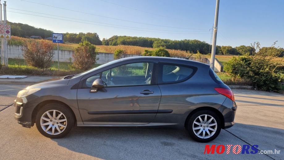 2008' Peugeot 308 photo #4