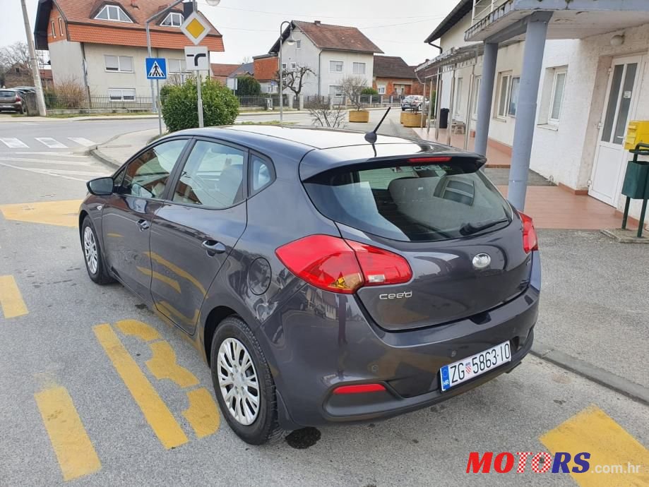 2012' Kia Ceed photo #4