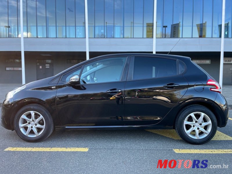 2015' Peugeot 208 1,2 photo #5