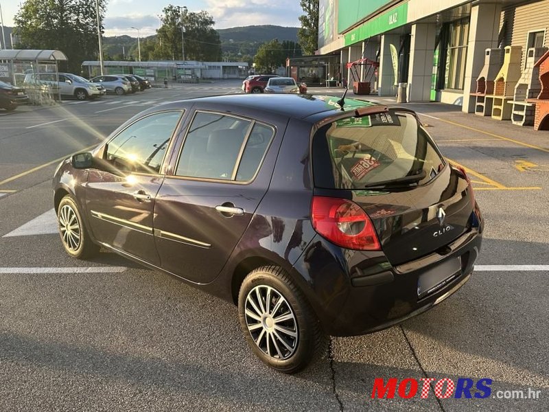 2008' Renault Clio 1,5 Dci photo #4