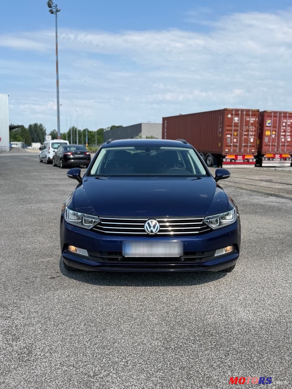 2019' Volkswagen Passat Variant photo #2