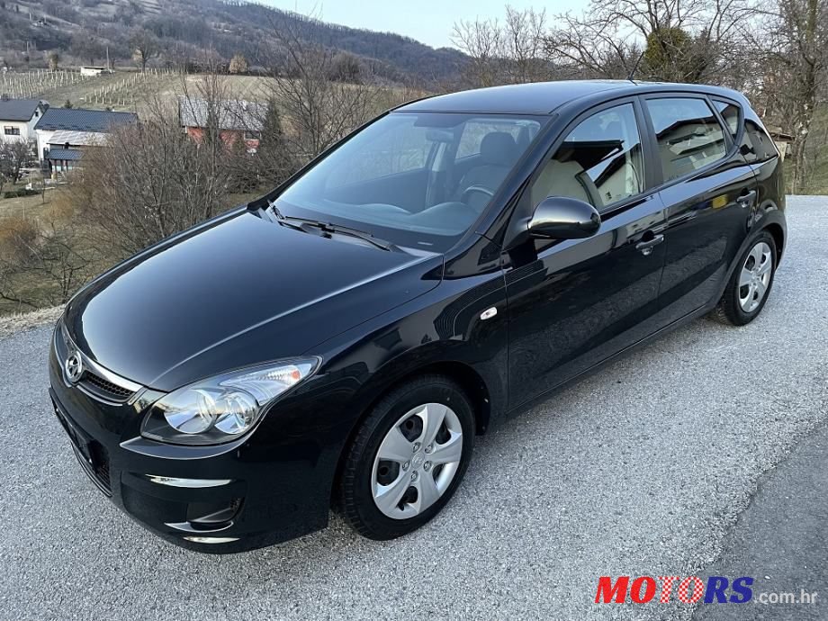 2009' Hyundai i30 1,6 Crdi photo #1