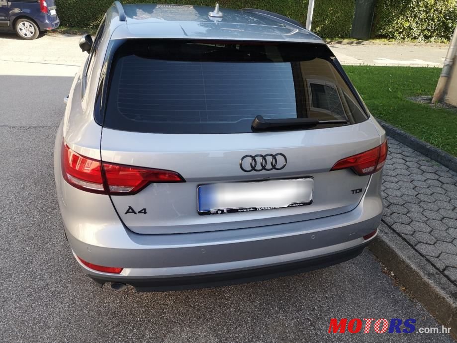 2017' Audi A4 Avant photo #2