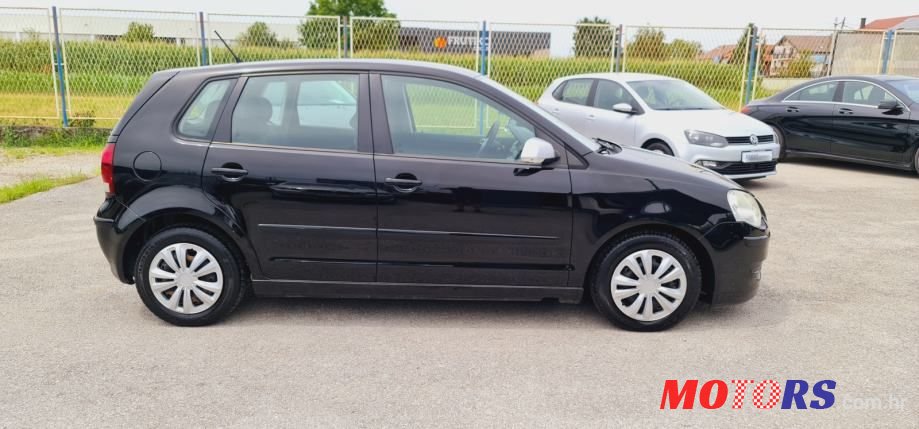 2009' Volkswagen Polo photo #2