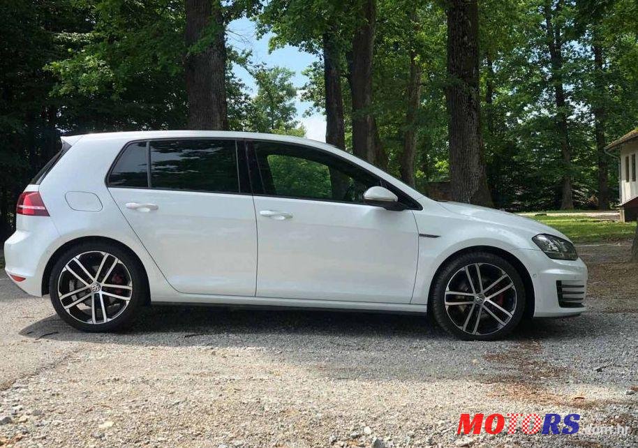 2016' Volkswagen Golf VII 2,0 Tdi Bmt photo #1