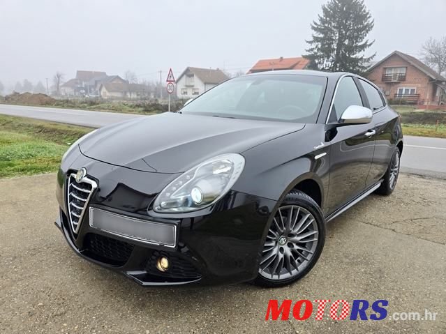 2013' Alfa Romeo Giulietta photo #3