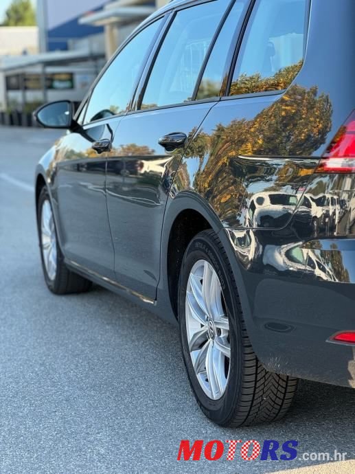 2018' Volkswagen Golf VII Variant photo #6